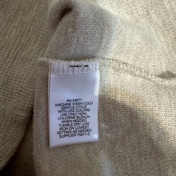 Women’s Liz Claiborne Sweater, Size Medium - Picture 10 of 10